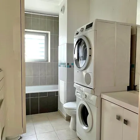 Pres De Paris, Bel Entier De 3 Pieces Avec Parking Apartament